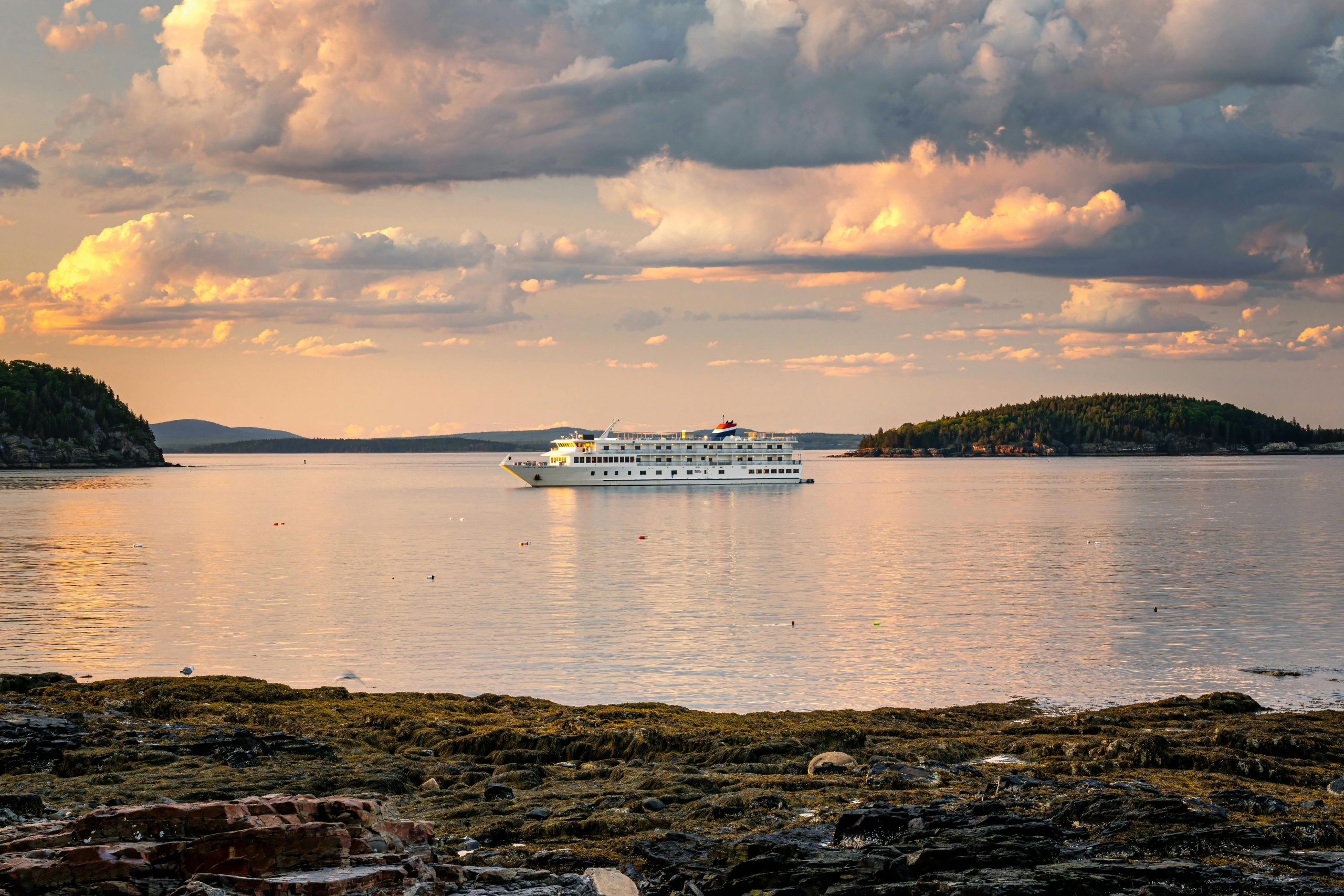 A Deep Dive into the World of Luxury Cruise Ship Vacations