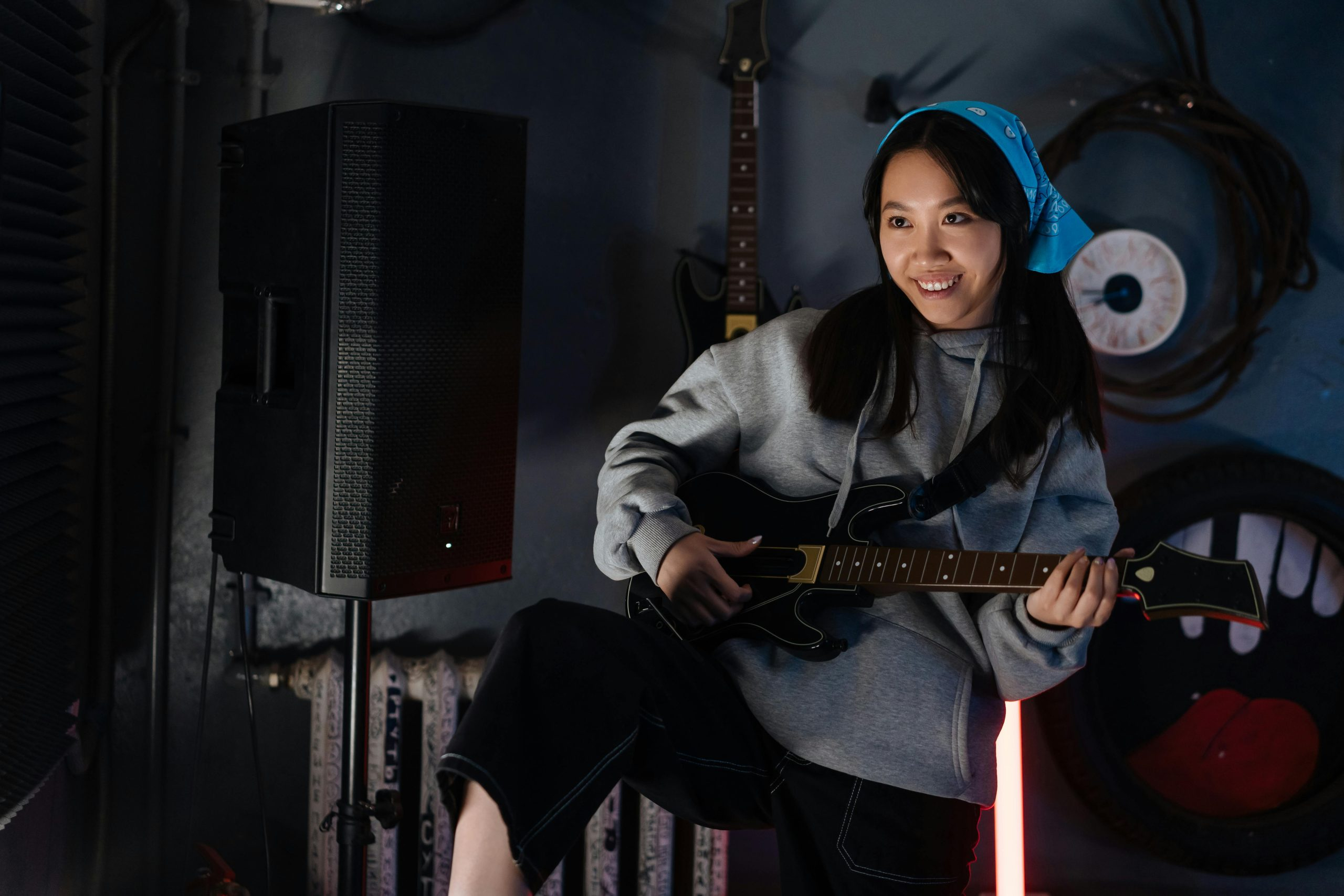 How Technology Facilitates Global Musical Collaborations Today